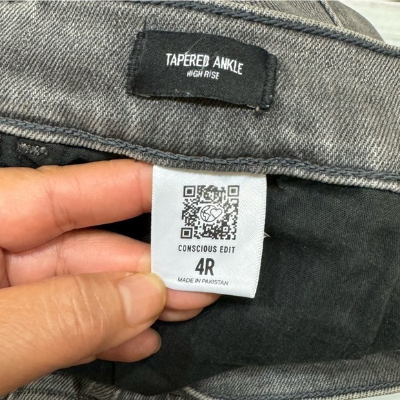 EXPRESS TAPERED ANKLE HIGH RISE women’s JEANS in grey size 4R Mom Jeans EUC - Picture 3 of 14